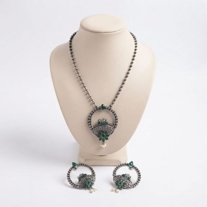 Oxidised Silver Green Stone Pendant Necklace Set 4